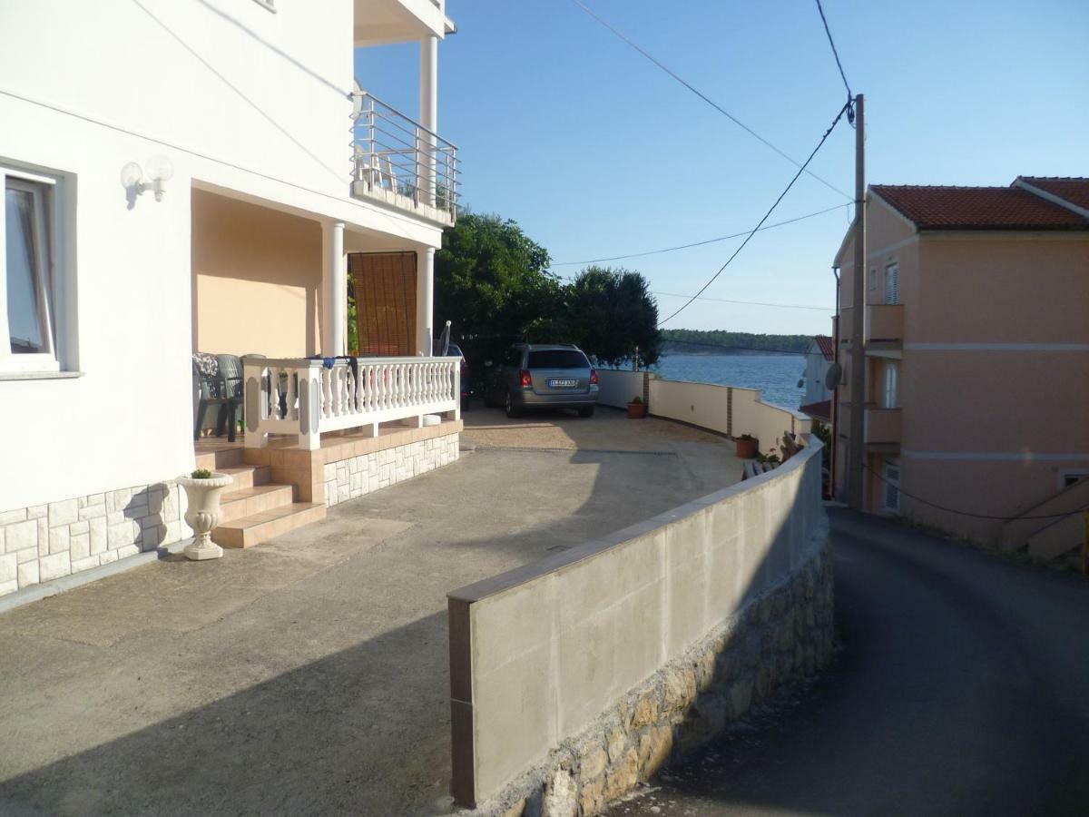 Apartmani Tariba Banjol Exterior photo